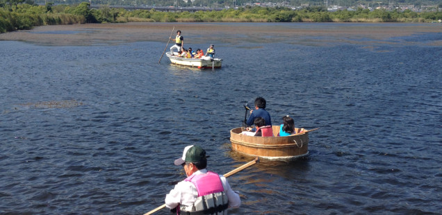 近江舞子内湖でたらい舟